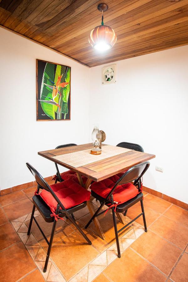 Pochote Lodge Guayabo  Eksteriør billede